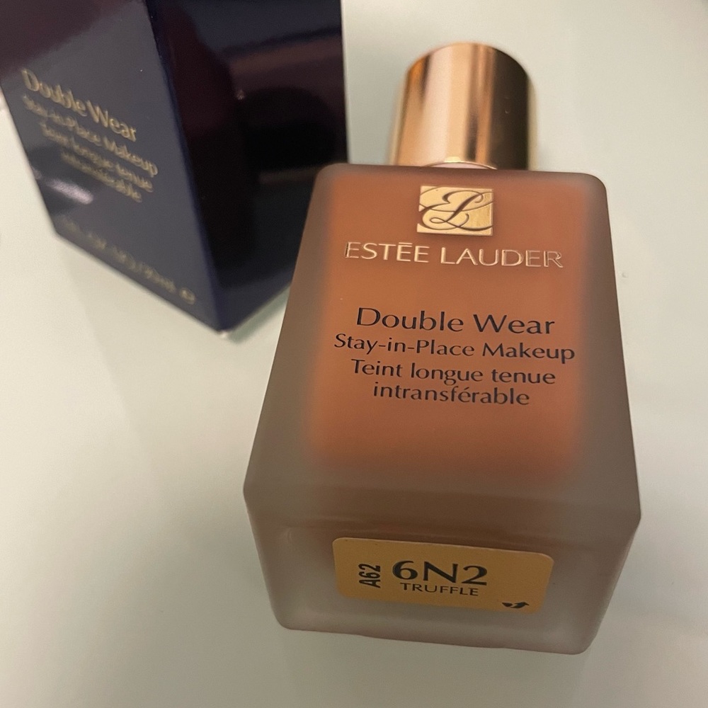 BRAND NEW Estée Lauder Double Wear Foundation - 6N2 Truffle